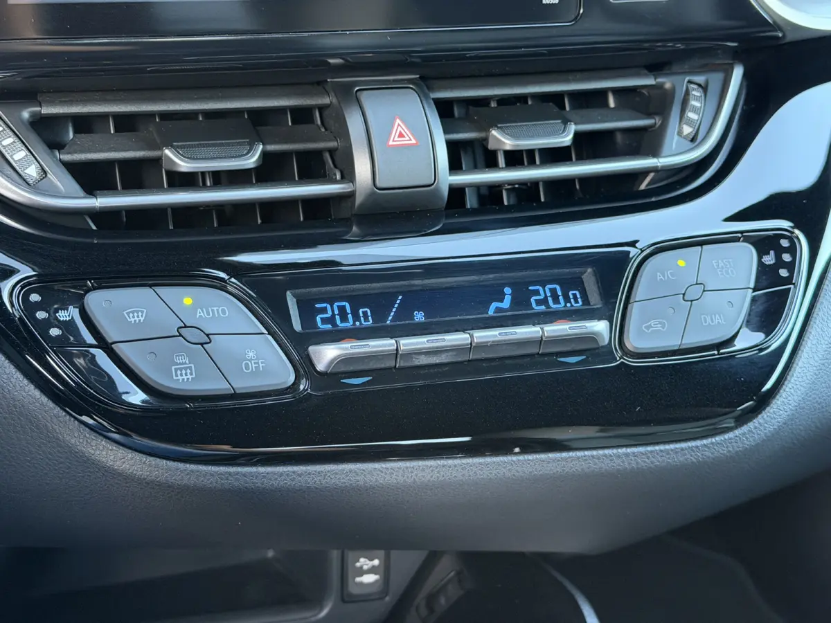 1.8 Hybrid Executive Ultimate / Bi tone | Creme Leer | JBL | LED | Allseason banden | Rijklaar!!