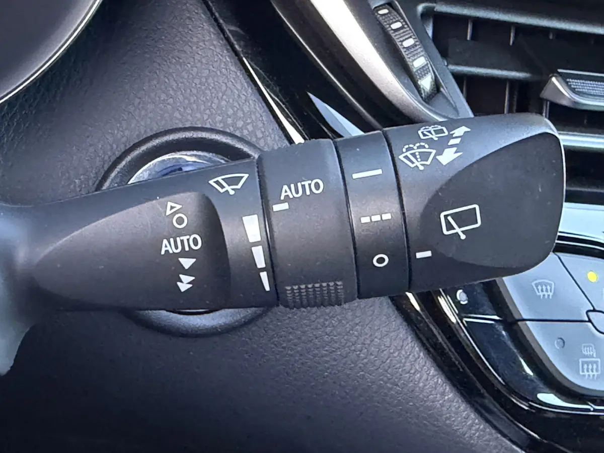 1.8 Hybrid Executive Ultimate / Bi tone | Creme Leer | JBL | LED | Allseason banden | Rijklaar!!