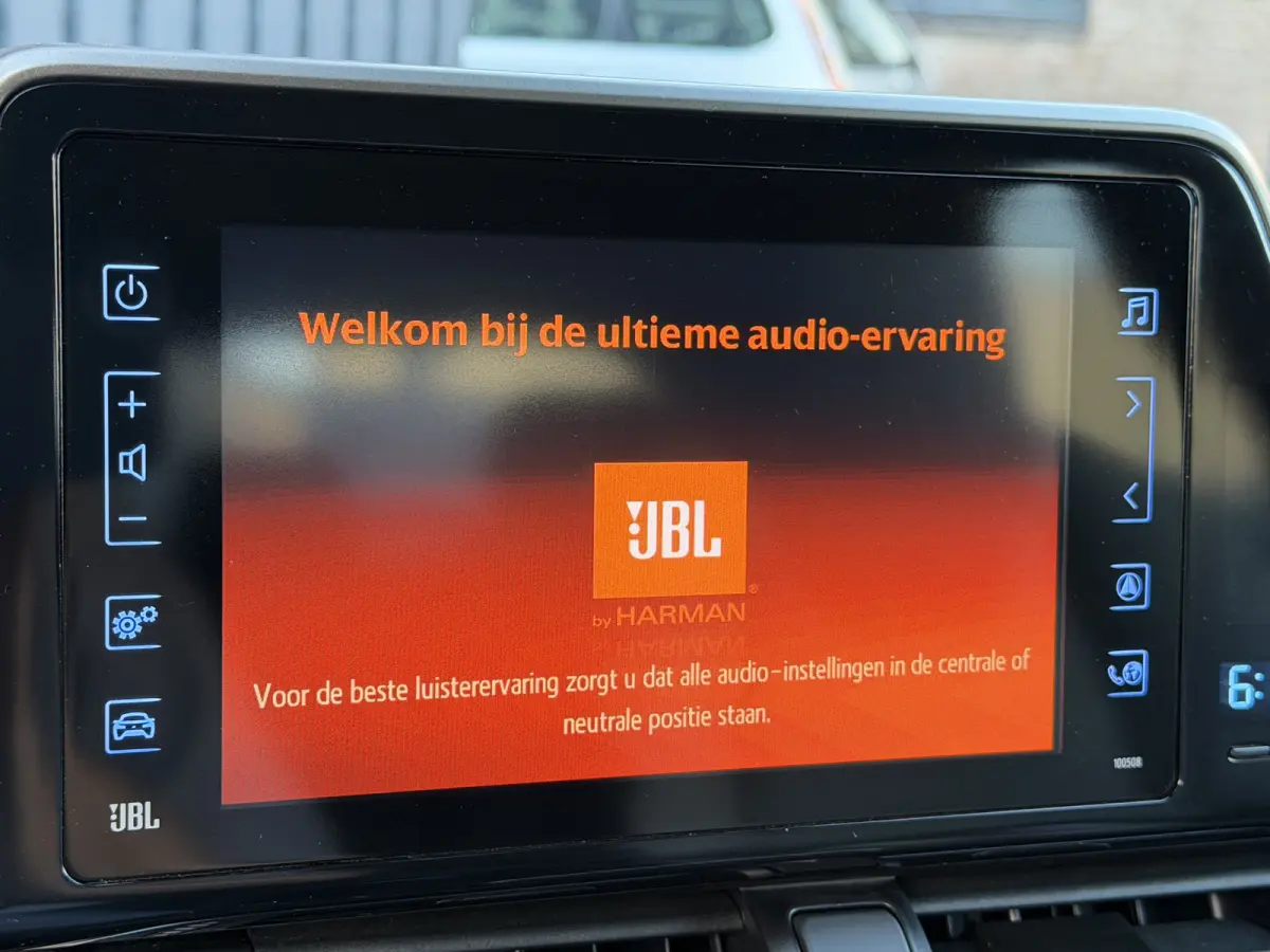 1.8 Hybrid Executive Ultimate / Bi tone | Creme Leer | JBL | LED | Allseason banden | Rijklaar!!
