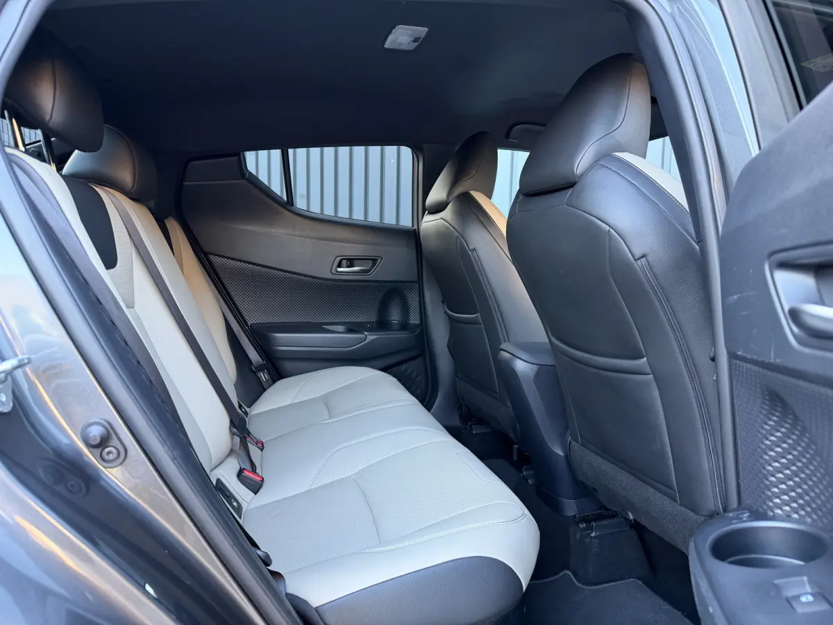 1.8 Hybrid Executive Ultimate / Bi tone | Creme Leer | JBL | LED | Allseason banden | Rijklaar!!