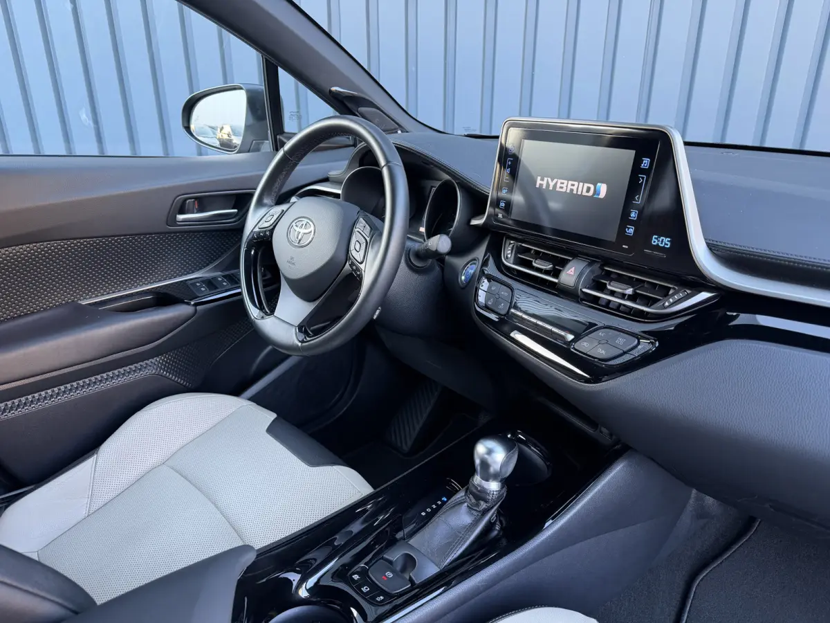 1.8 Hybrid Executive Ultimate / Bi tone | Creme Leer | JBL | LED | Allseason banden | Rijklaar!!
