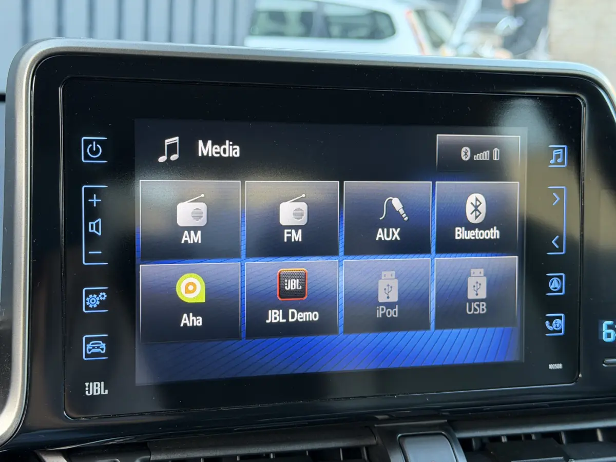 1.8 Hybrid Executive Ultimate / Bi tone | Creme Leer | JBL | LED | Allseason banden | Rijklaar!!