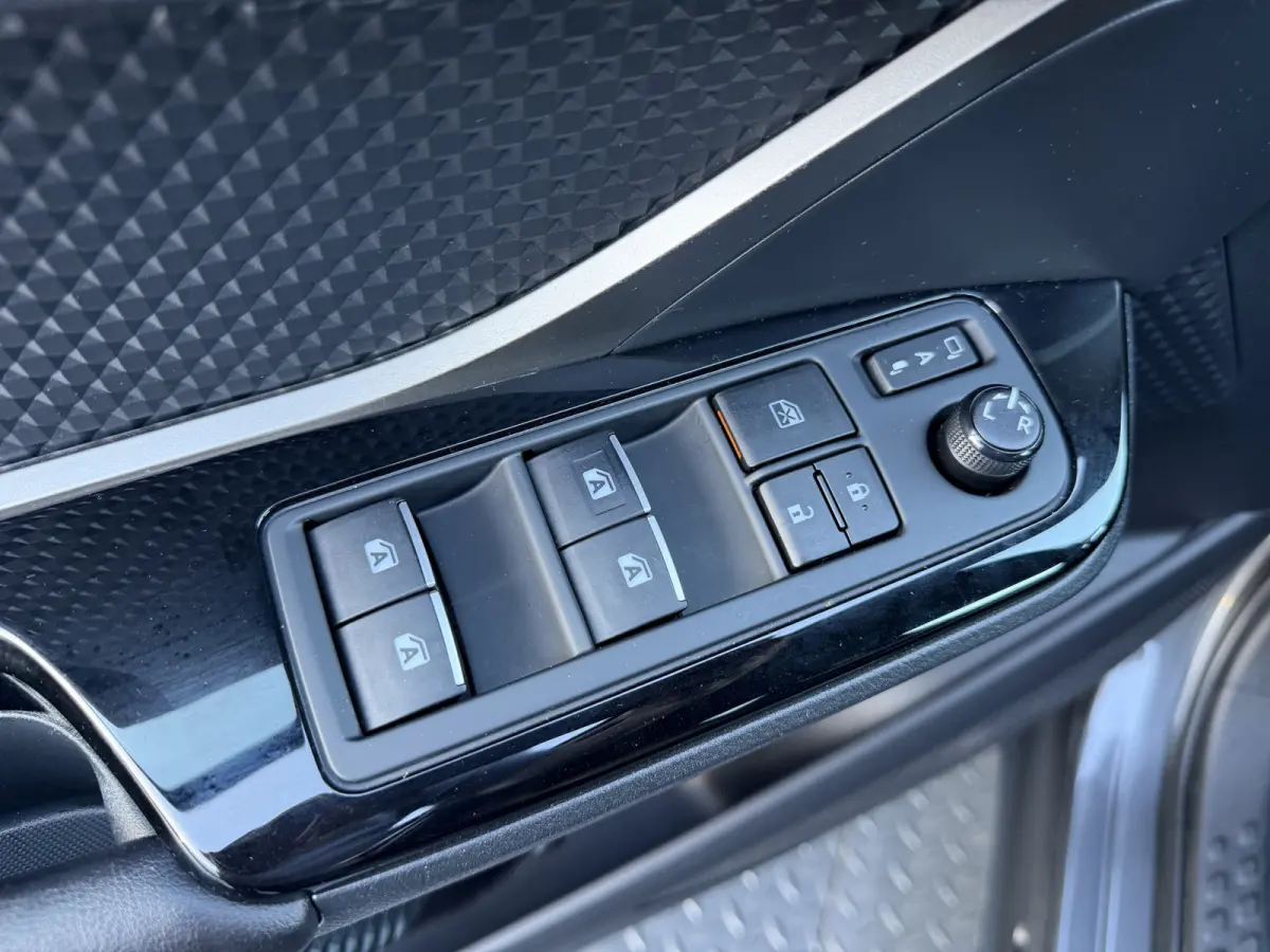 1.8 Hybrid Executive Ultimate / Bi tone | Creme Leer | JBL | LED | Allseason banden | Rijklaar!!