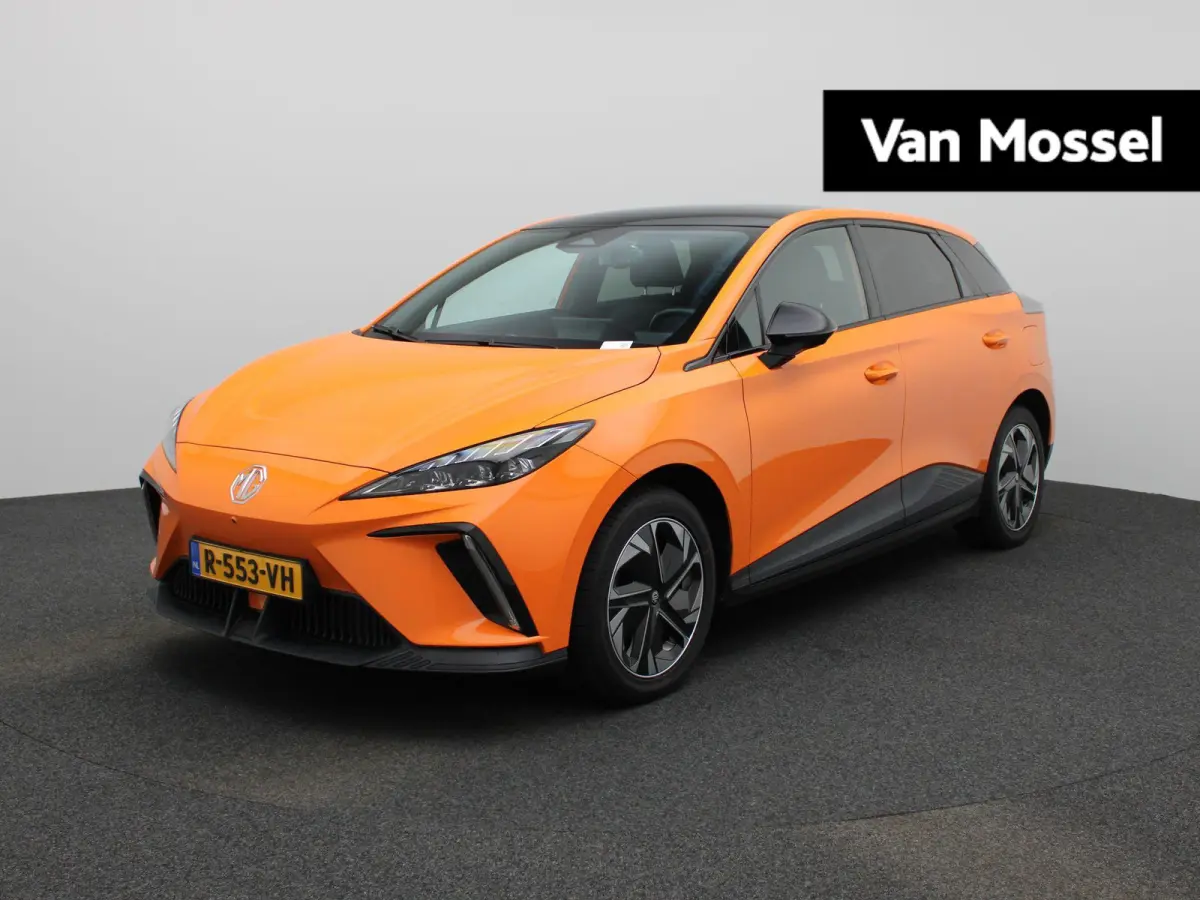 Luxury 64 kWh | STUURVERWARMING | STOELVERWARMING | LEDEREN BEKLEDING | 360 CAMERA | APPLE CARPLAY | ANDROID AUTO |