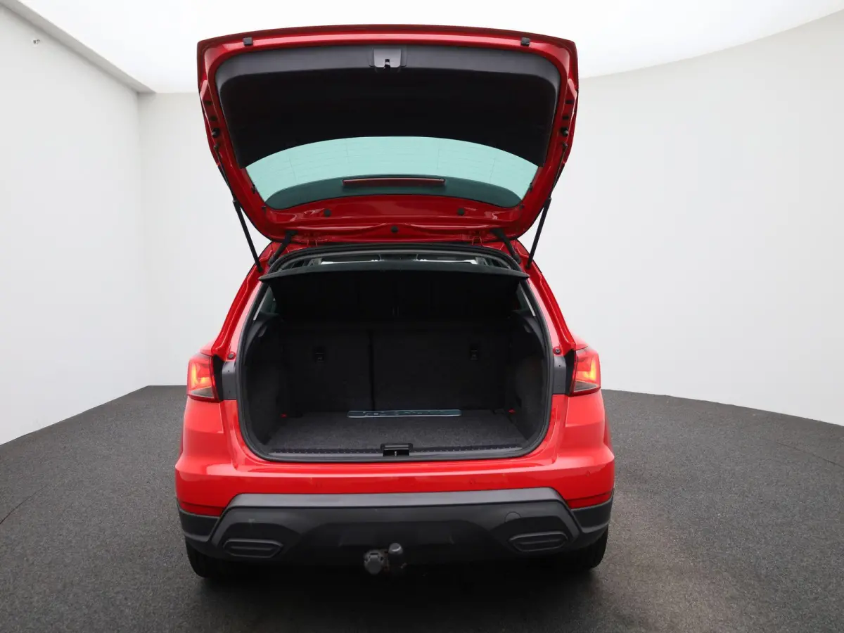 1.0 TSI Style Business Intense | Apple Carplay / Android Auto | Parkeersensoren | Stoelverwarming | Trekhaak |