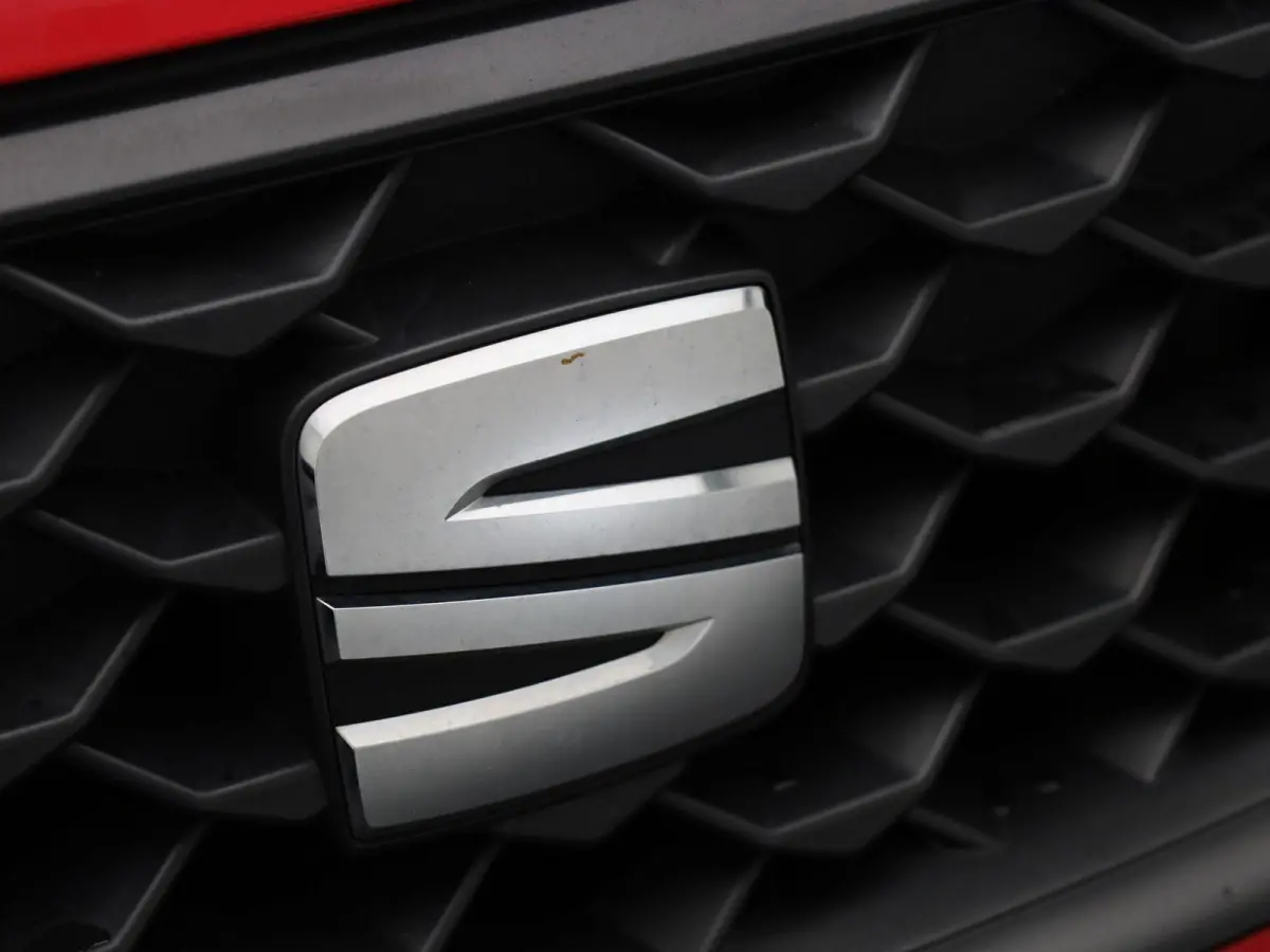 1.0 TSI Style Business Intense | Apple Carplay / Android Auto | Parkeersensoren | Stoelverwarming | Trekhaak |