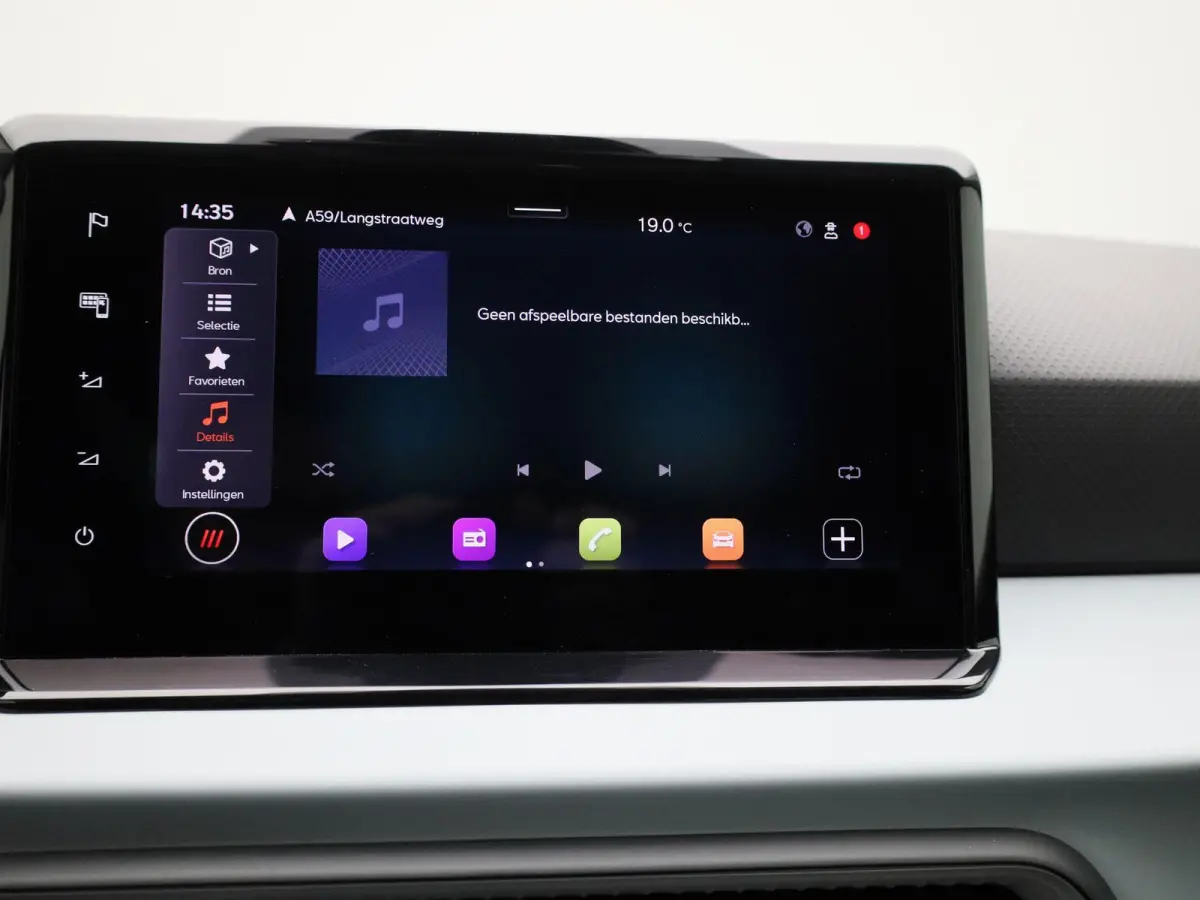 1.0 TSI Style Business Intense | Apple Carplay / Android Auto | Parkeersensoren | Stoelverwarming | Trekhaak |