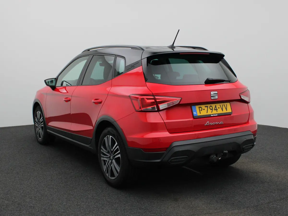 1.0 TSI Style Business Intense | Apple Carplay / Android Auto | Parkeersensoren | Stoelverwarming | Trekhaak |