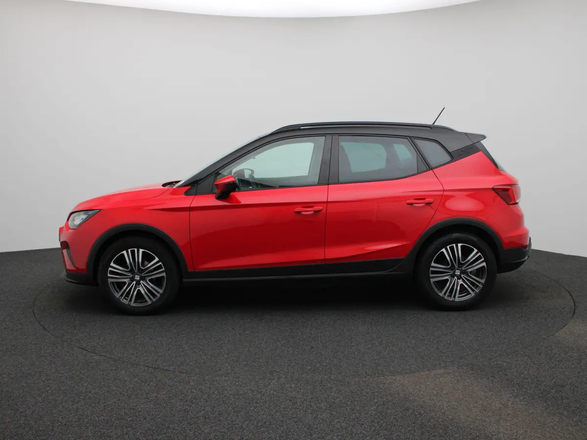 1.0 TSI Style Business Intense | Apple Carplay / Android Auto | Parkeersensoren | Stoelverwarming | Trekhaak |