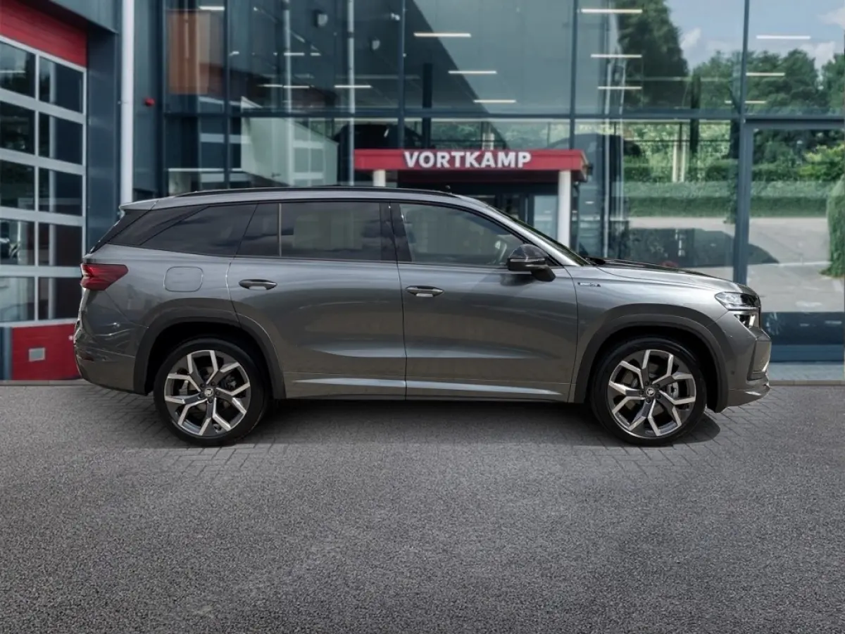 1.5 TSI PHEV SPORTLINE FISCAAL LAAG!! TREKHAAK/20''/PANO-DAK/ELEK-KLEP/ACC/360-CAMERA