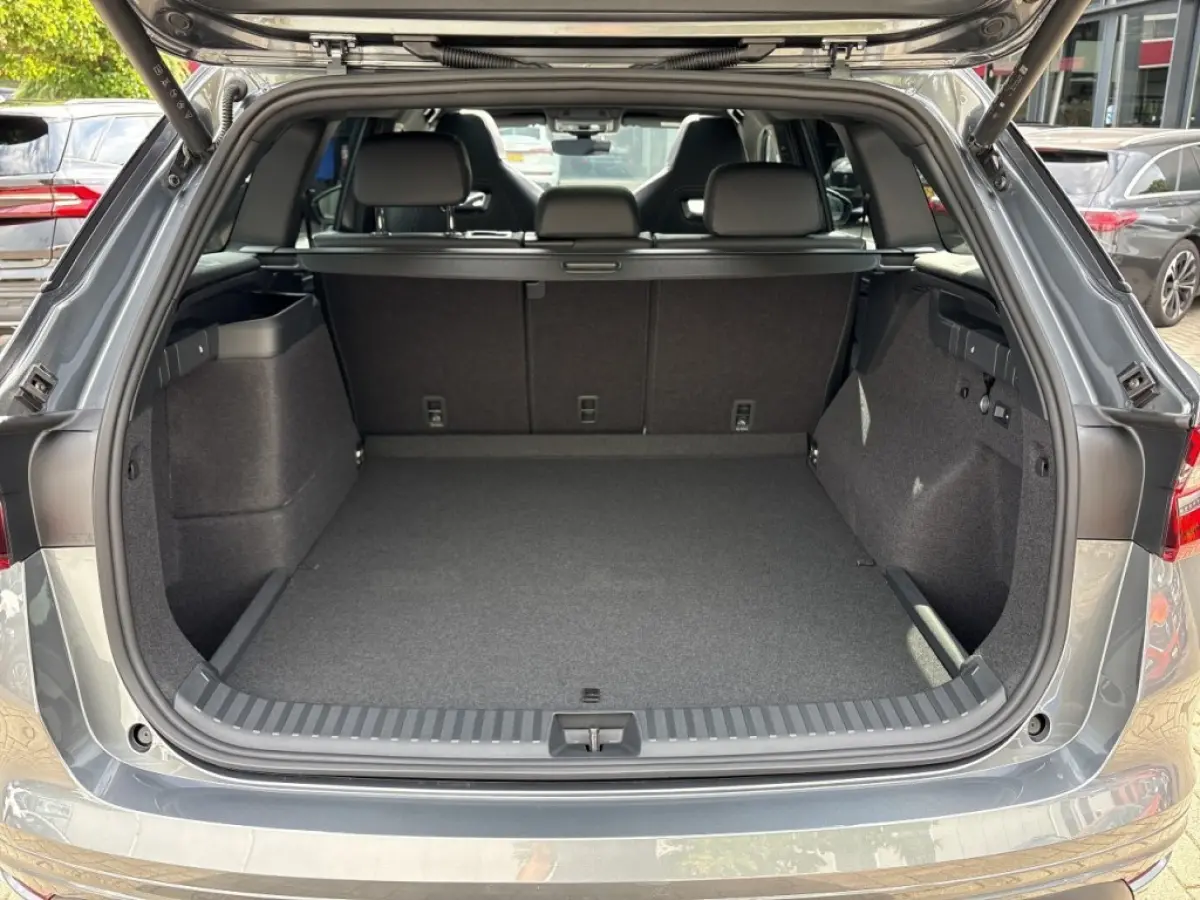 1.5 TSI PHEV SPORTLINE FISCAAL LAAG!! TREKHAAK/20''/PANO-DAK/ELEK-KLEP/ACC/360-CAMERA