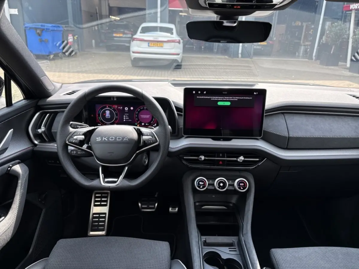 1.5 TSI PHEV SPORTLINE FISCAAL LAAG!! TREKHAAK/20''/PANO-DAK/ELEK-KLEP/ACC/360-CAMERA