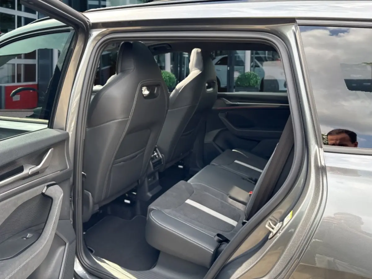 1.5 TSI PHEV SPORTLINE FISCAAL LAAG!! TREKHAAK/20''/PANO-DAK/ELEK-KLEP/ACC/360-CAMERA