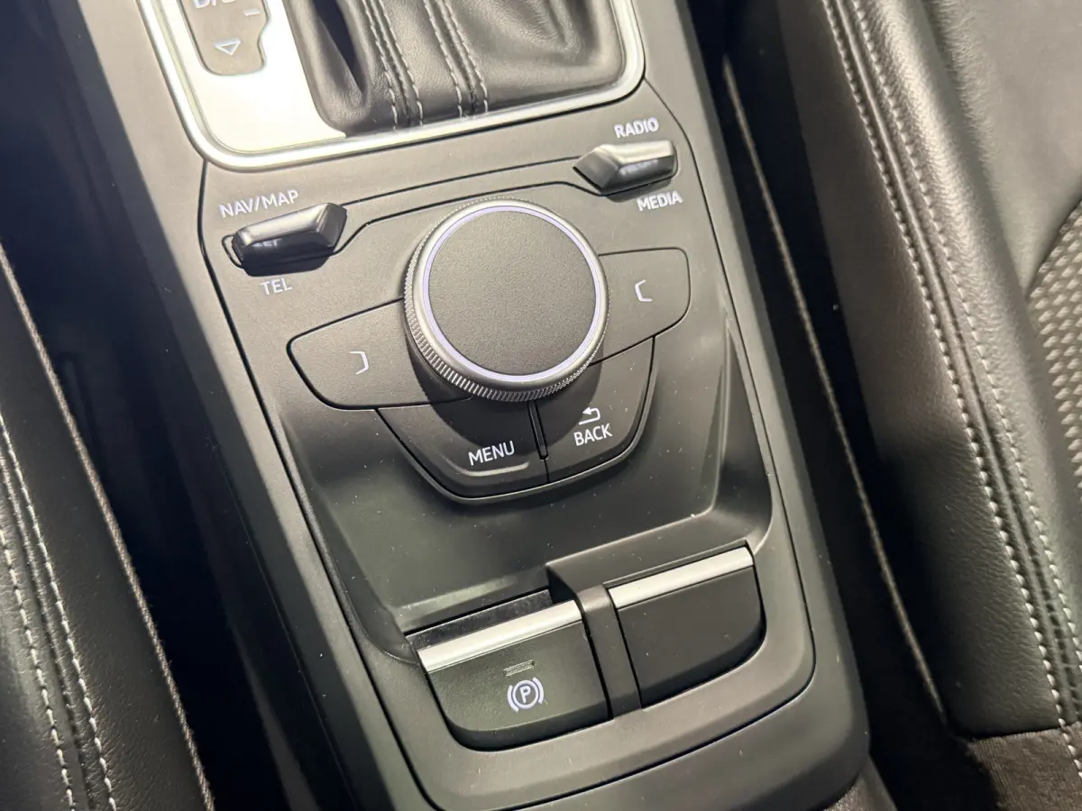 1.4 TFSI CoD limited S-Line Panorama | Half leder | Navigatie | LED