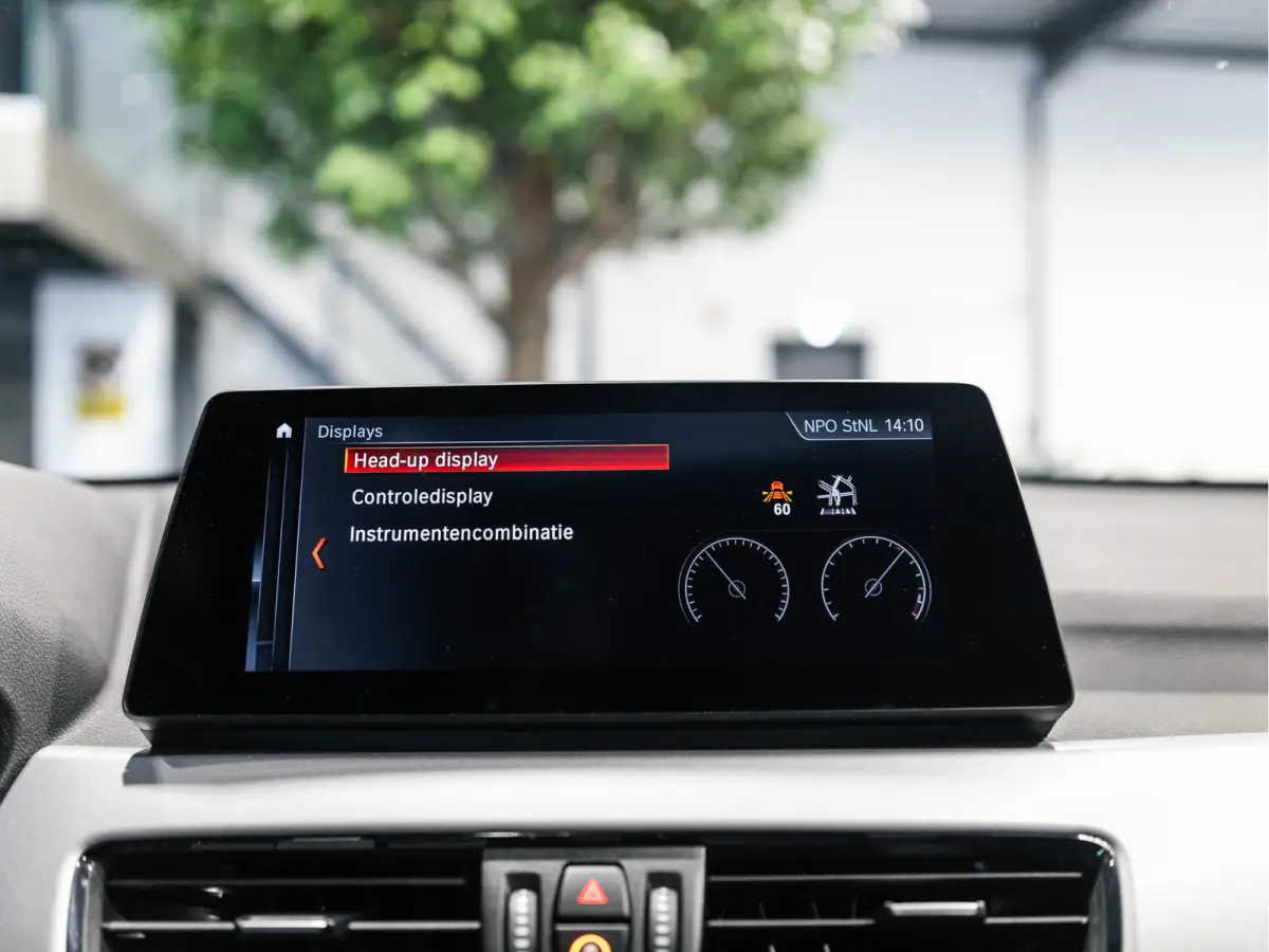 xDrive25e High Executive Sportline | Panorama | Camera | HUD | 4x4 | Stoelverwarming