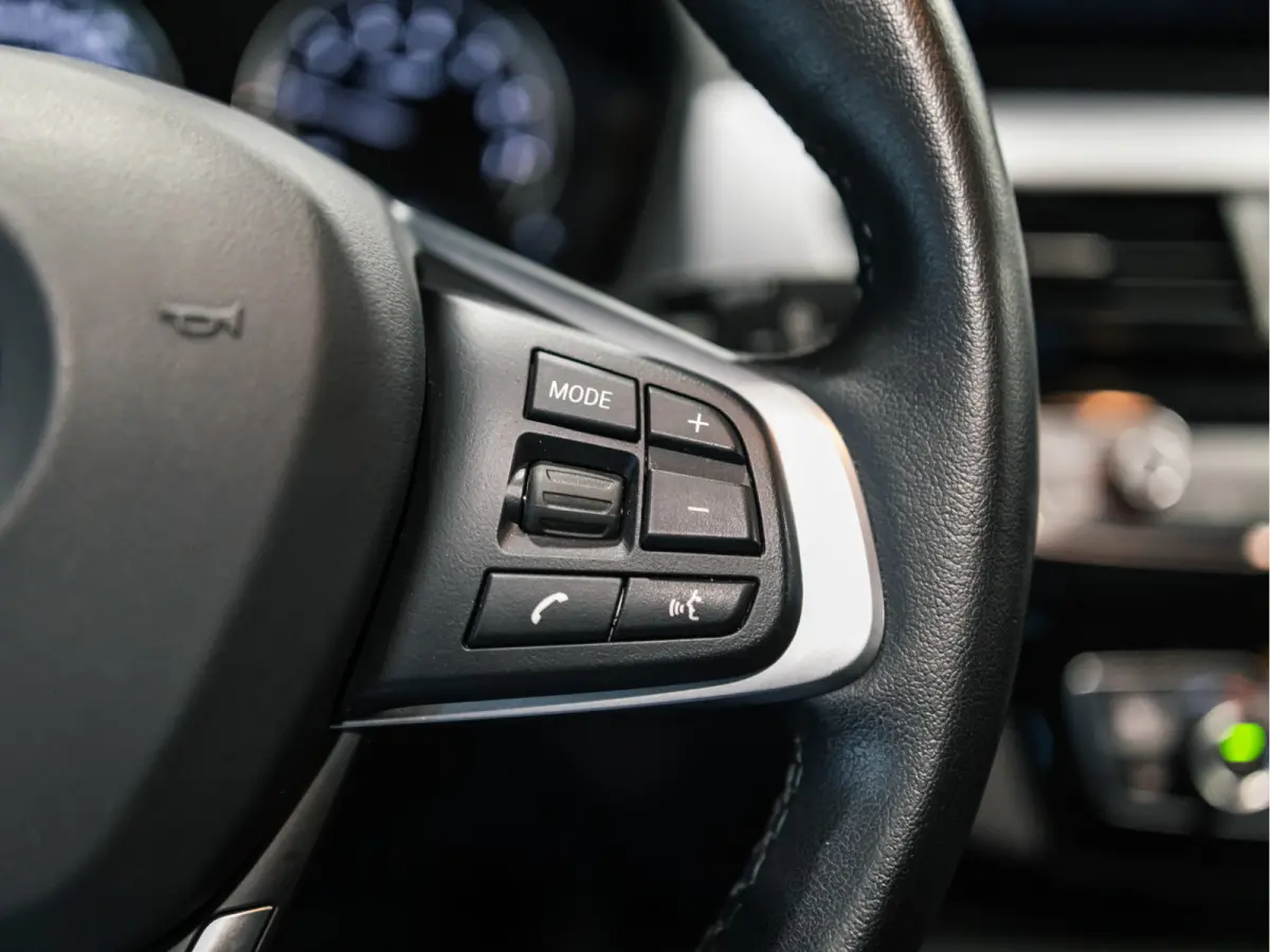 xDrive25e High Executive Sportline | Panorama | Camera | HUD | 4x4 | Stoelverwarming