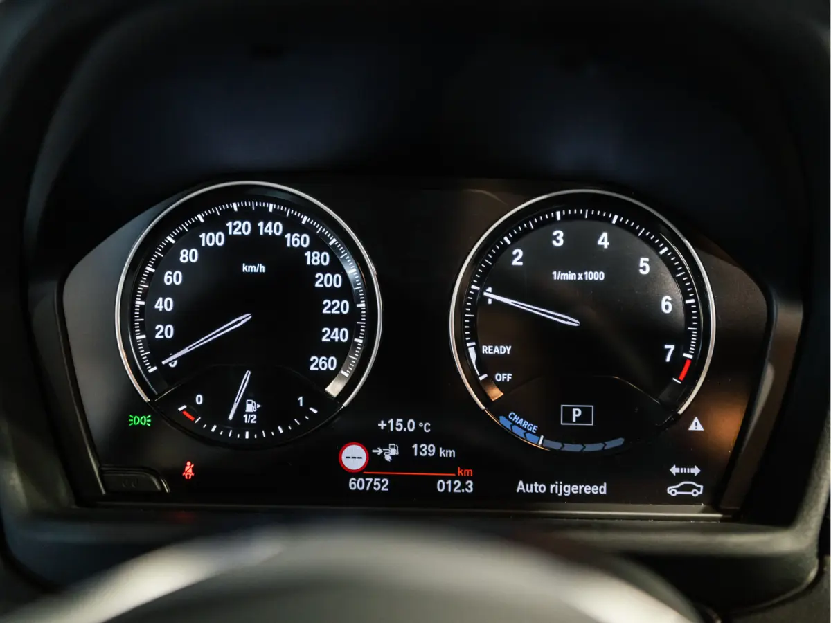 xDrive25e High Executive Sportline | Panorama | Camera | HUD | 4x4 | Stoelverwarming