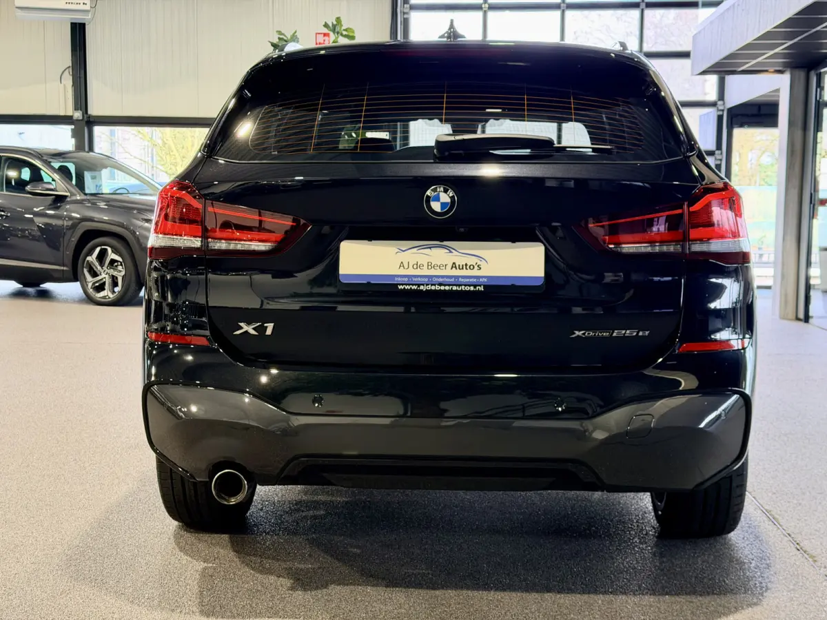 xDrive25e High Executive M-Sport | '19 | Camera | HUD | Electrische stoelen | Carplay
