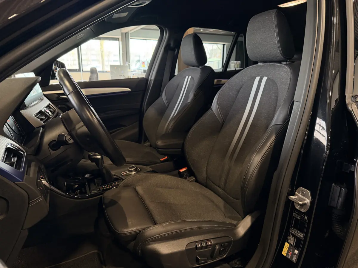 xDrive25e High Executive M-Sport | '19 | Camera | HUD | Electrische stoelen | Carplay