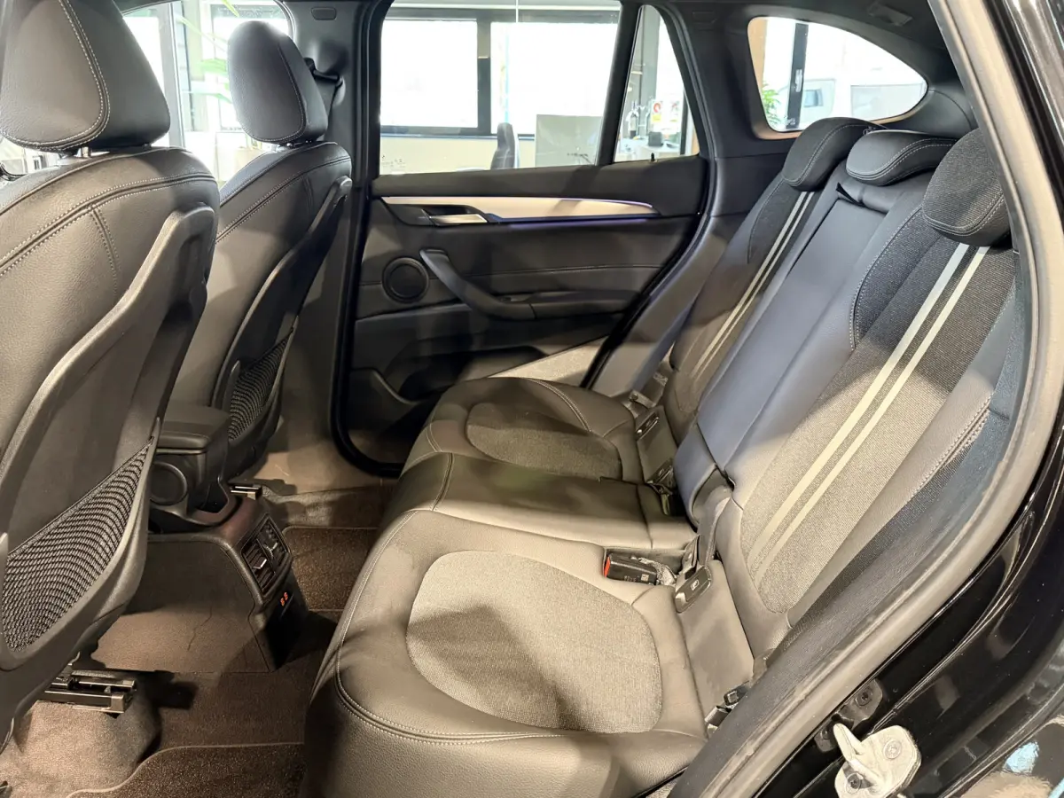 xDrive25e High Executive M-Sport | '19 | Camera | HUD | Electrische stoelen | Carplay