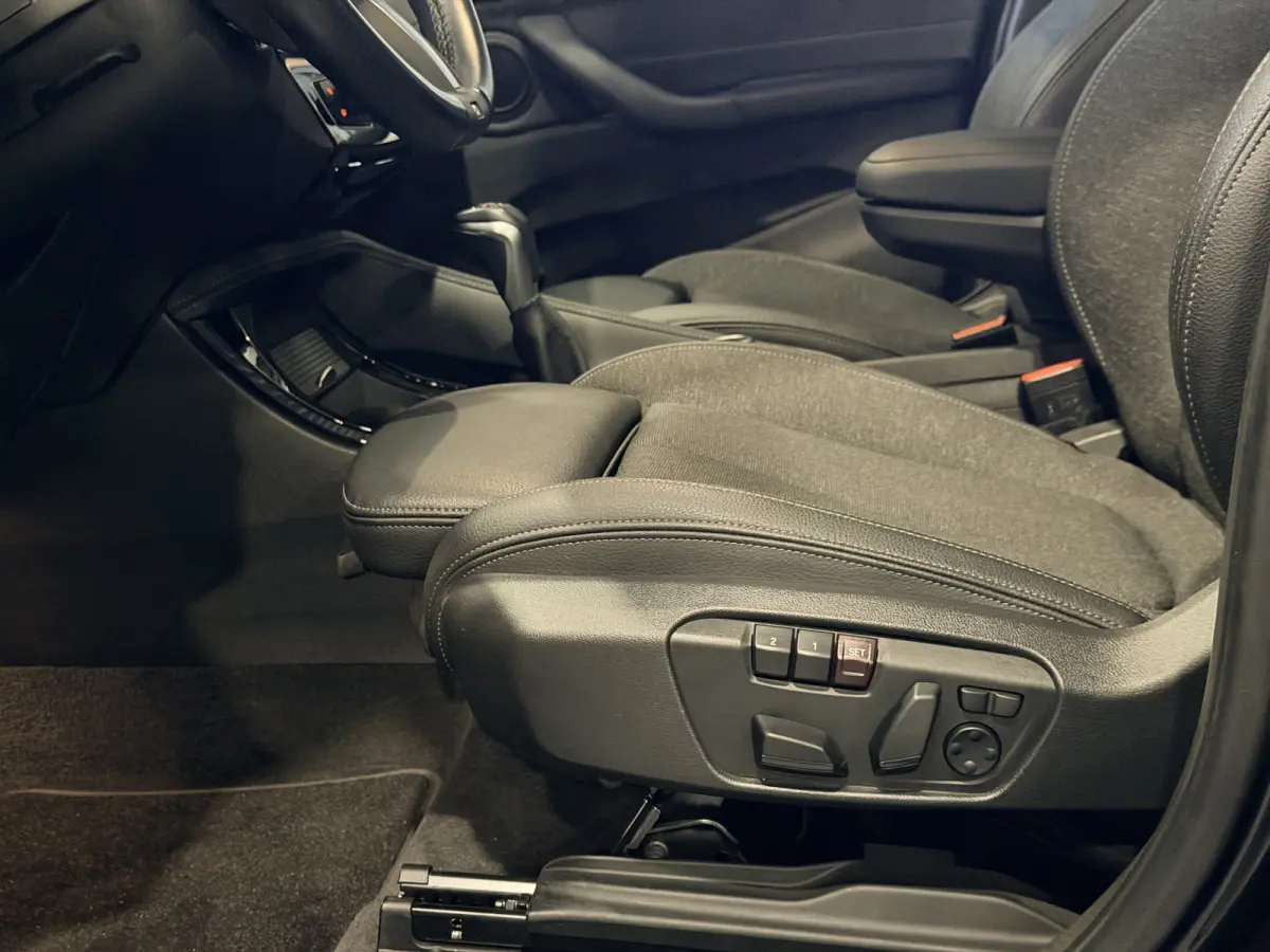 xDrive25e High Executive M-Sport | '19 | Camera | HUD | Electrische stoelen | Carplay