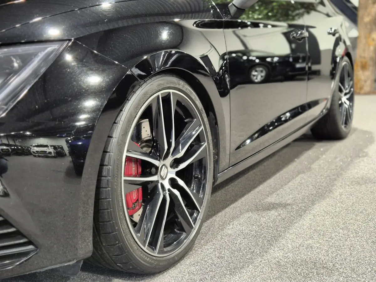 2.0 TSI CUPRA 300 Tuning Stage3 | Alarm klasse3 | 19" | Panorama | LED | Zeer compleet