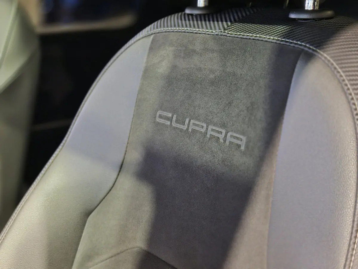 2.0 TSI CUPRA 300 Tuning Stage3 | Alarm klasse3 | 19" | Panorama | LED | Zeer compleet