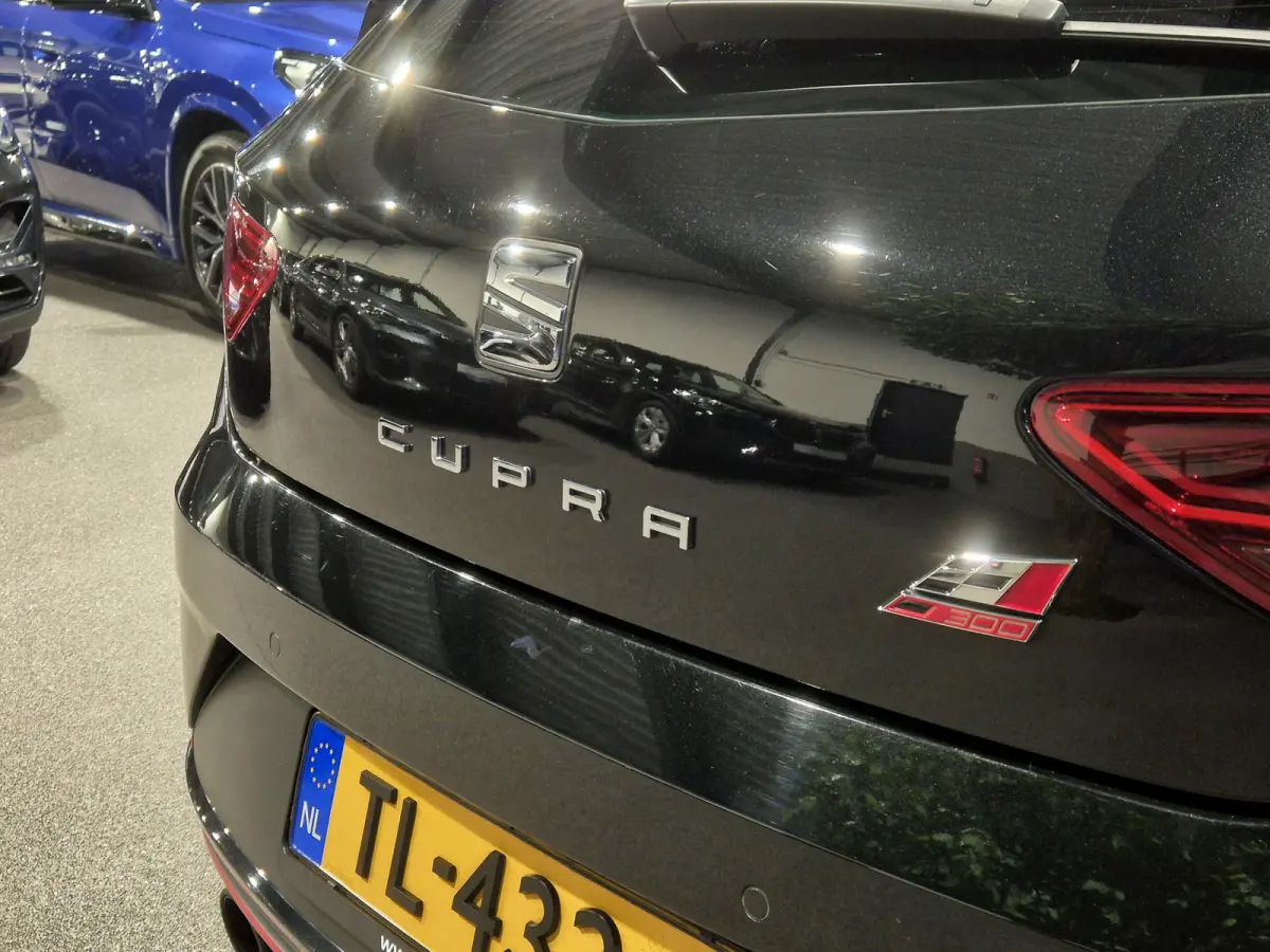 2.0 TSI CUPRA 300 Tuning Stage3 | Alarm klasse3 | 19" | Panorama | LED | Zeer compleet