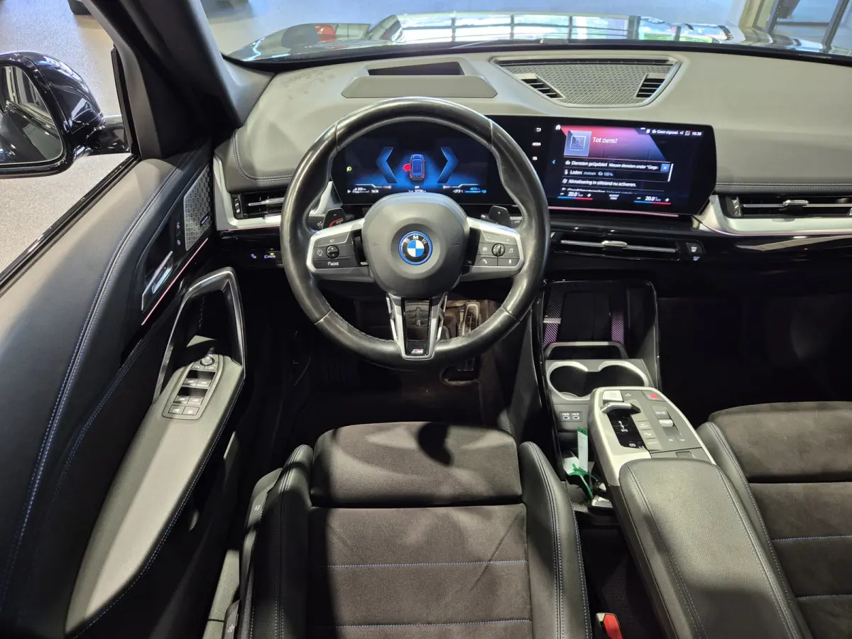 xDrive25e High Executive M-Sport | Stuur/Stoelverwaring| Harman Kardon | HUD | LED | Camera