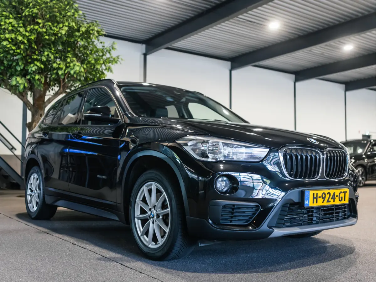 sDrive18i Executive Automaat | Trekhaak 1.700 KG | Leder | Cruise