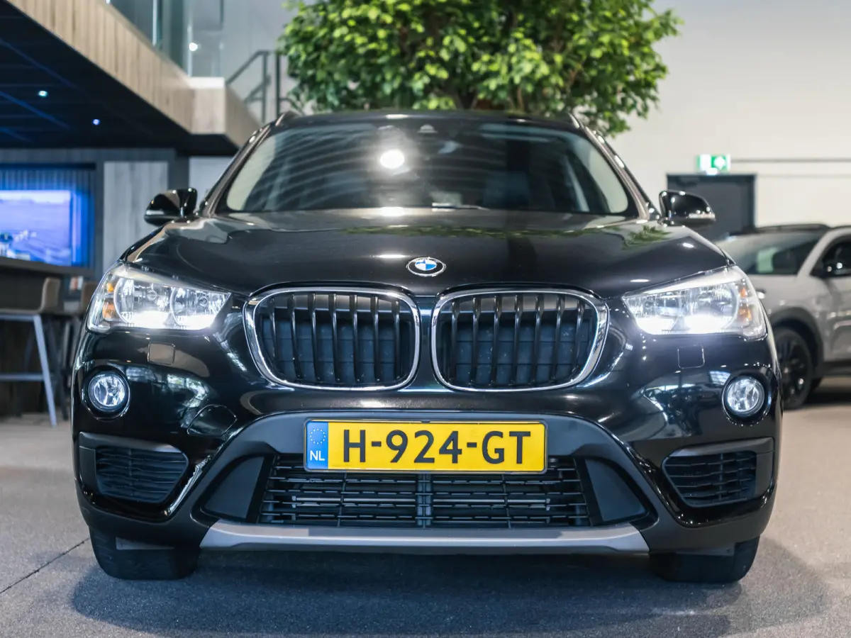 sDrive18i Executive Automaat | Trekhaak 1.700 KG | Leder | Cruise