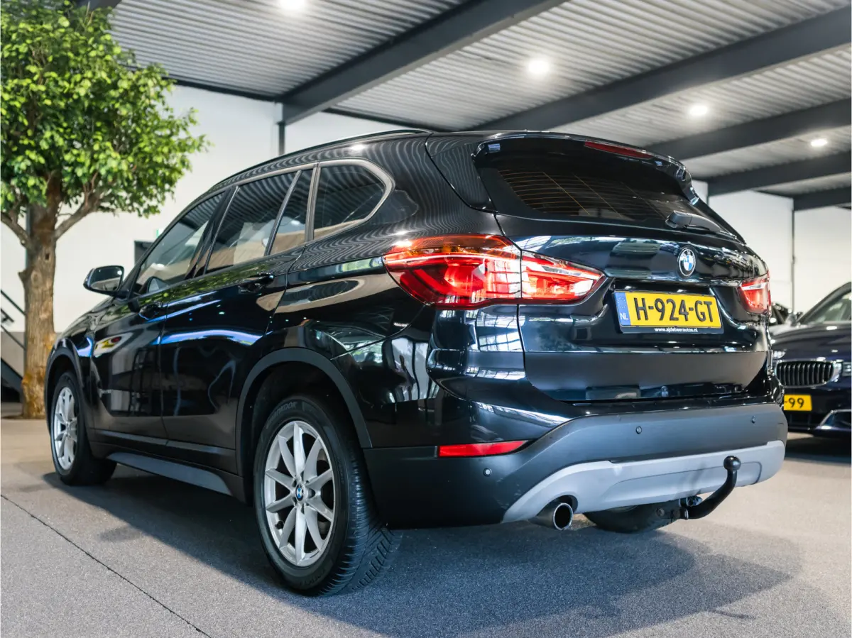 sDrive18i Executive Automaat | Trekhaak 1.700 KG | Leder | Cruise