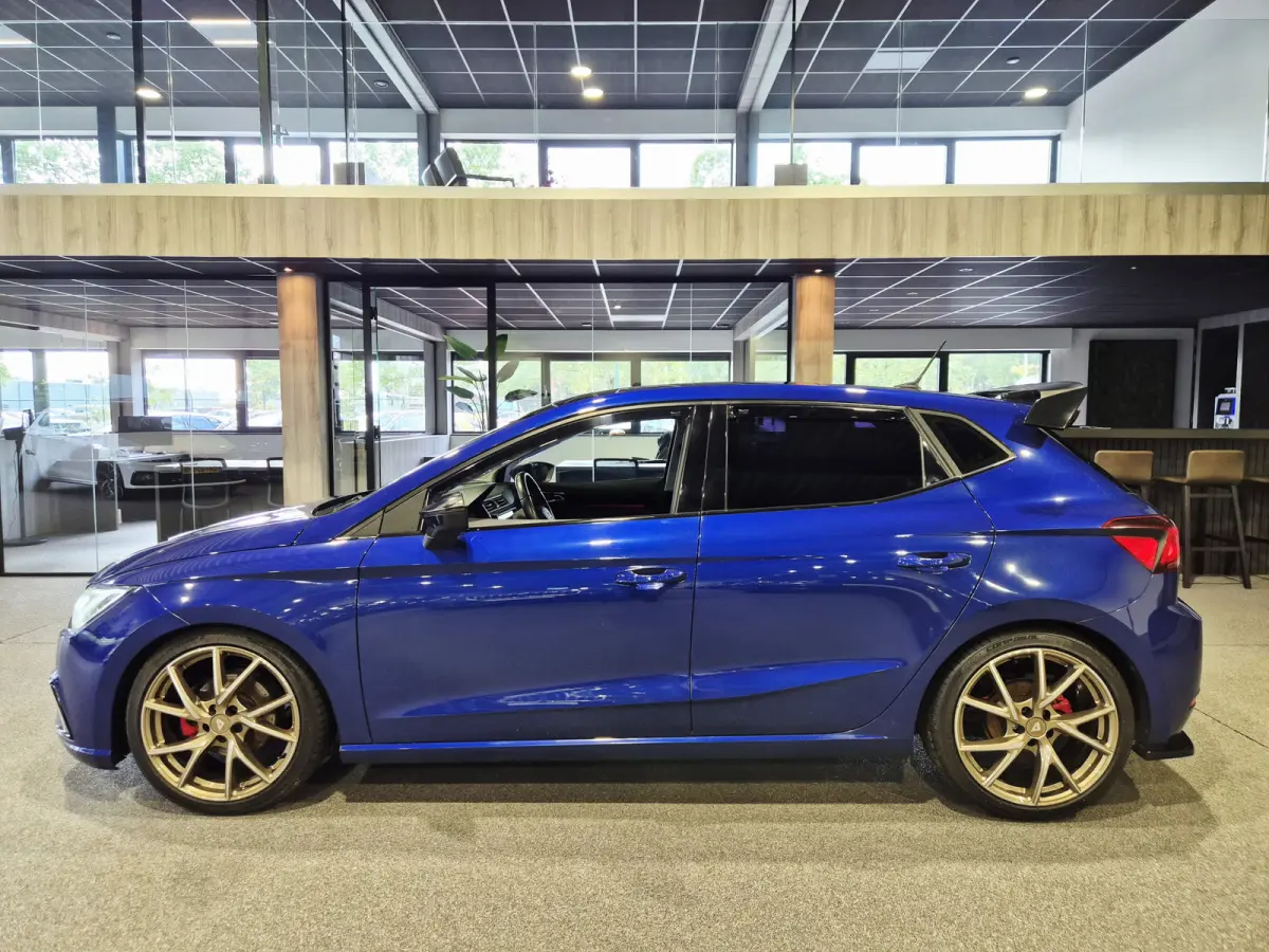 1.5 TSI EVO FR Business Intense 150 pk | Panorama | Camera | Stoelverwarming