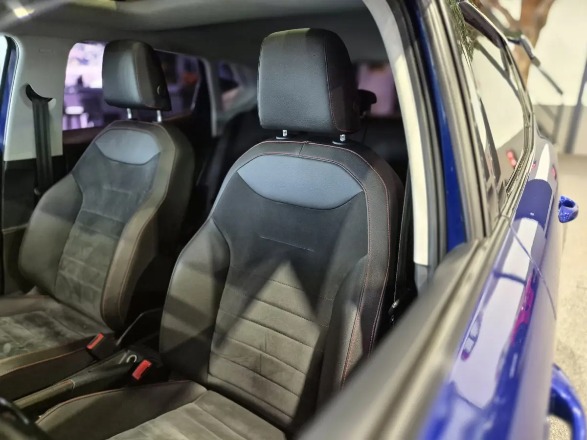 1.5 TSI EVO FR Business Intense 150 pk | Panorama | Camera | Stoelverwarming