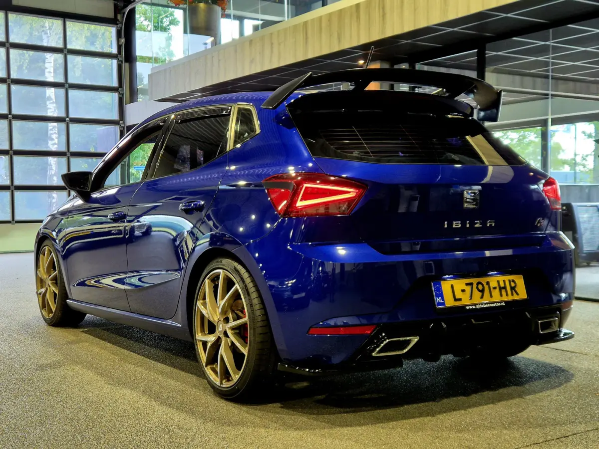 1.5 TSI EVO FR Business Intense 150 pk | Panorama | Camera | Stoelverwarming