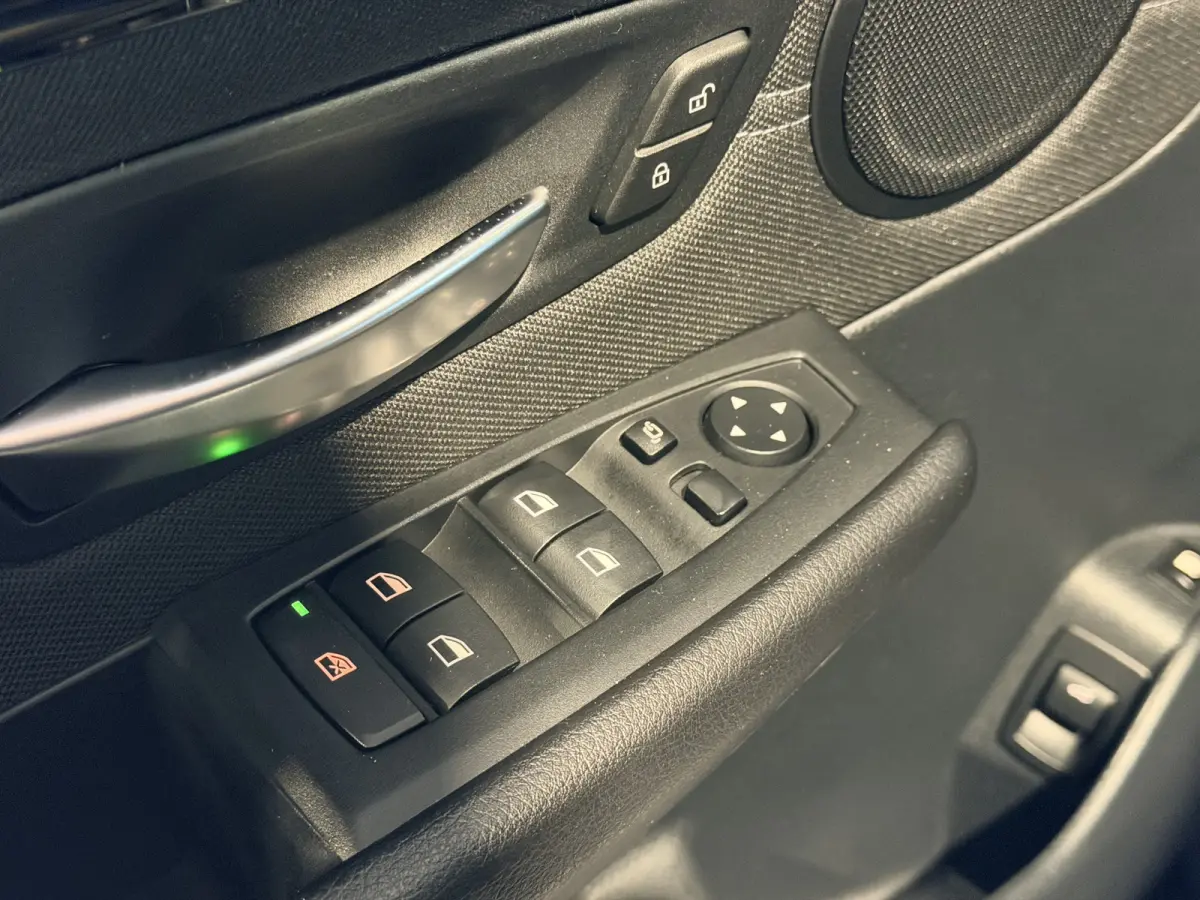 225xe iPerformance Centennial Executive Plugin hybride | LED | Navigatie | Sport stoelen