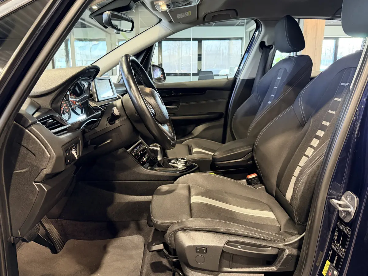225xe iPerformance Centennial Executive Plugin hybride | LED | Navigatie | Sport stoelen