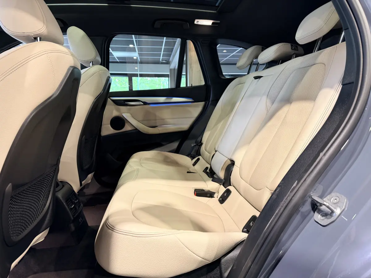 xDrive25e High Executive M-Sport | Panorama | Crème leder | Camera | Navigatie Plus
