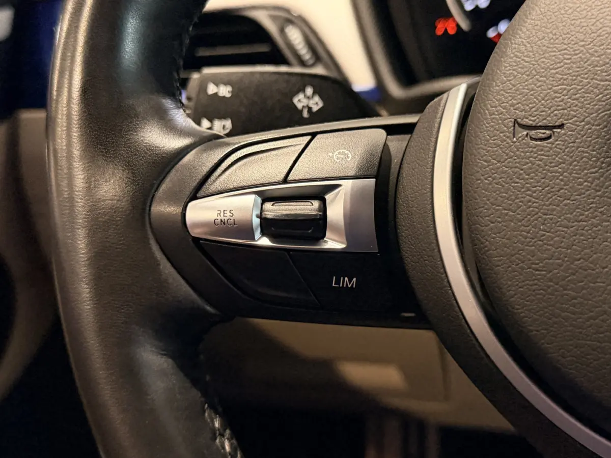 xDrive25e High Executive M-Sport | Panorama | Crème leder | Camera | Navigatie Plus