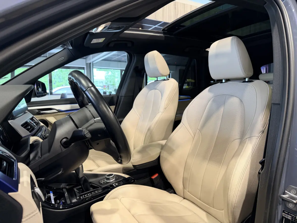 xDrive25e High Executive M-Sport | Panorama | Crème leder | Camera | Navigatie Plus
