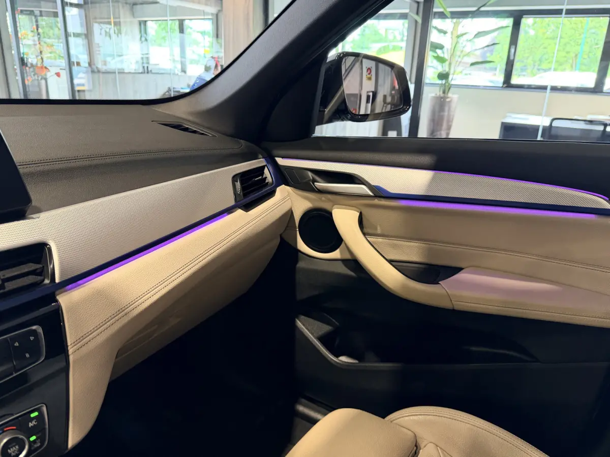 xDrive25e High Executive M-Sport | Panorama | Crème leder | Camera | Navigatie Plus