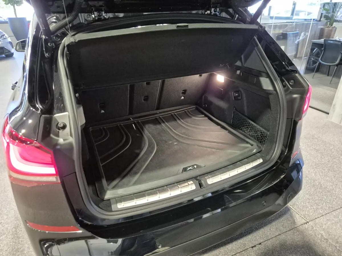 xDrive25e High Executive M-Sport | Panorama | HUD | Navigatie | Stoelverwarming