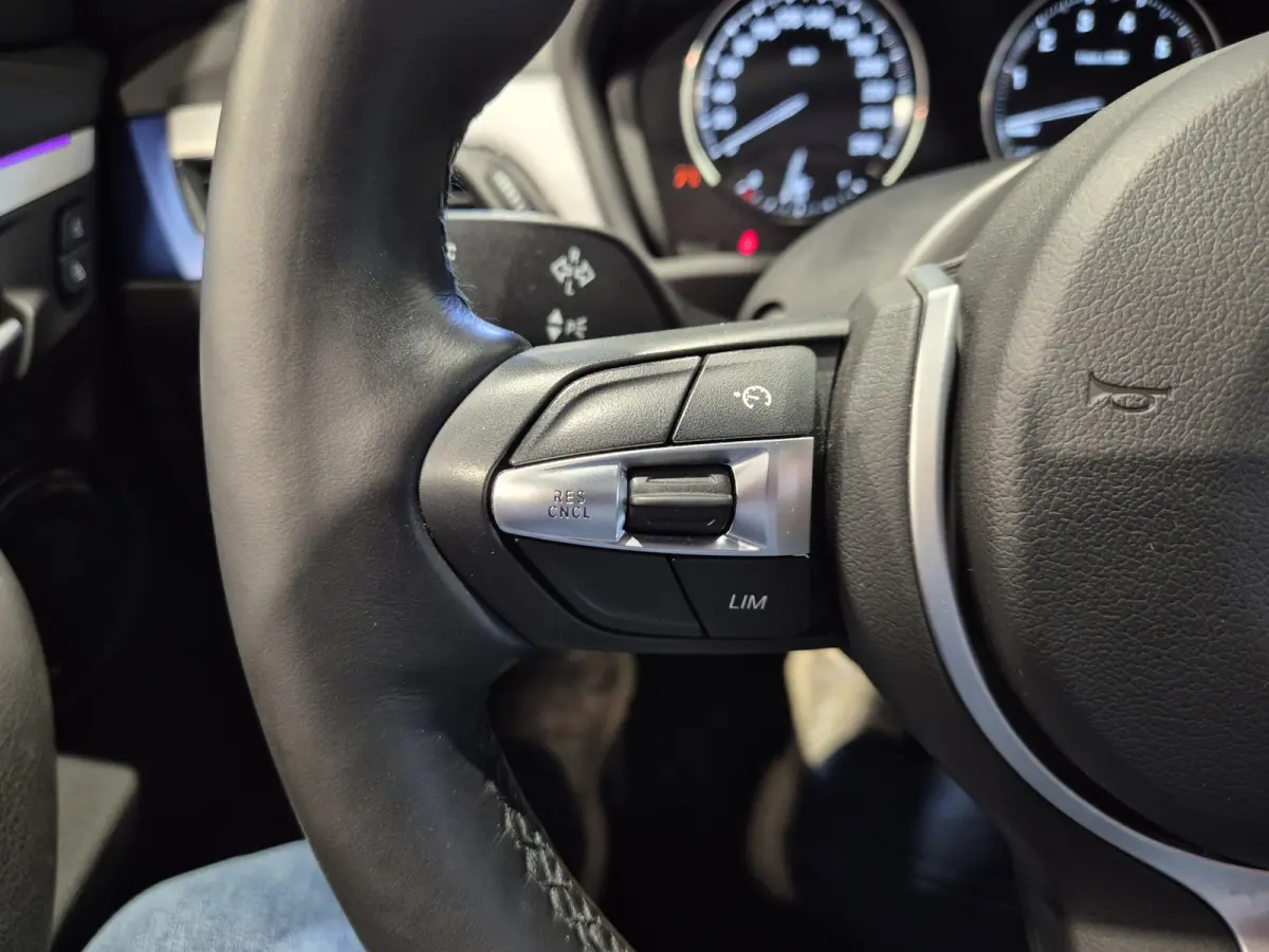xDrive25e High Executive M-Sport | Panorama | HUD | Navigatie | Stoelverwarming