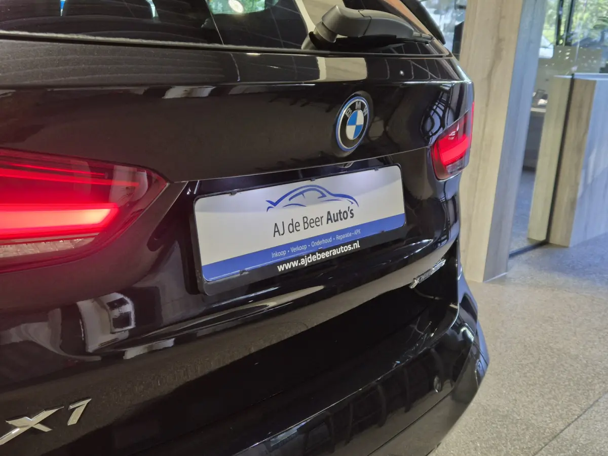 xDrive25e High Executive M-Sport | Panorama | HUD | Navigatie | Stoelverwarming