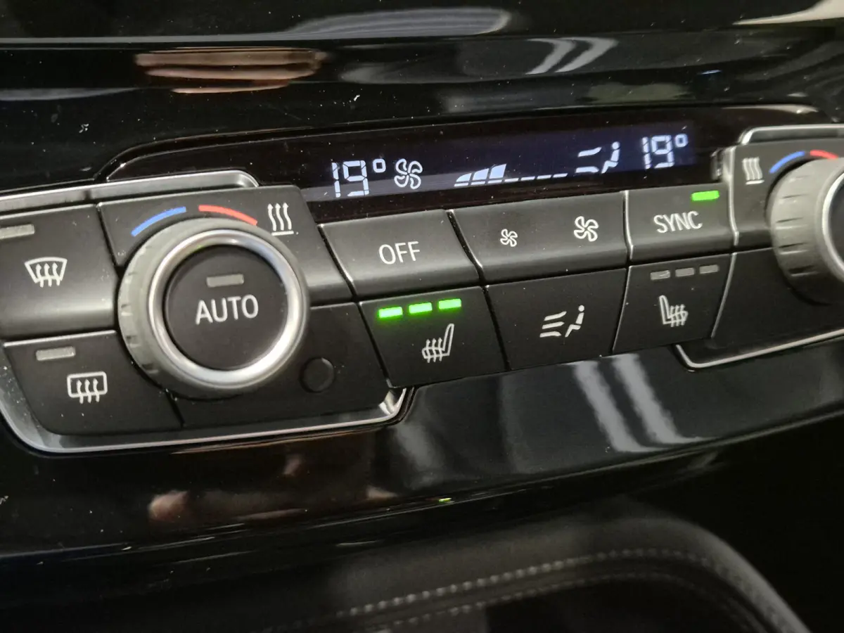 xDrive25e High Executive M-Sport | Panorama | HUD | Navigatie | Stoelverwarming