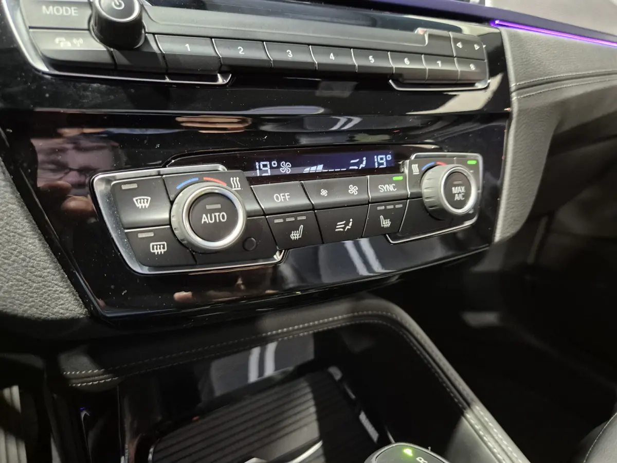 xDrive25e High Executive M-Sport | Panorama | HUD | Navigatie | Stoelverwarming