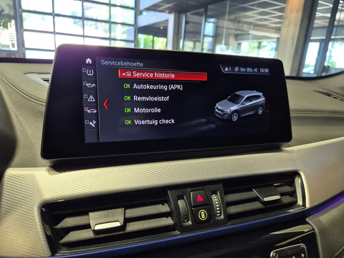 xDrive25e High Executive M-Sport | Panorama | HUD | Navigatie | Stoelverwarming