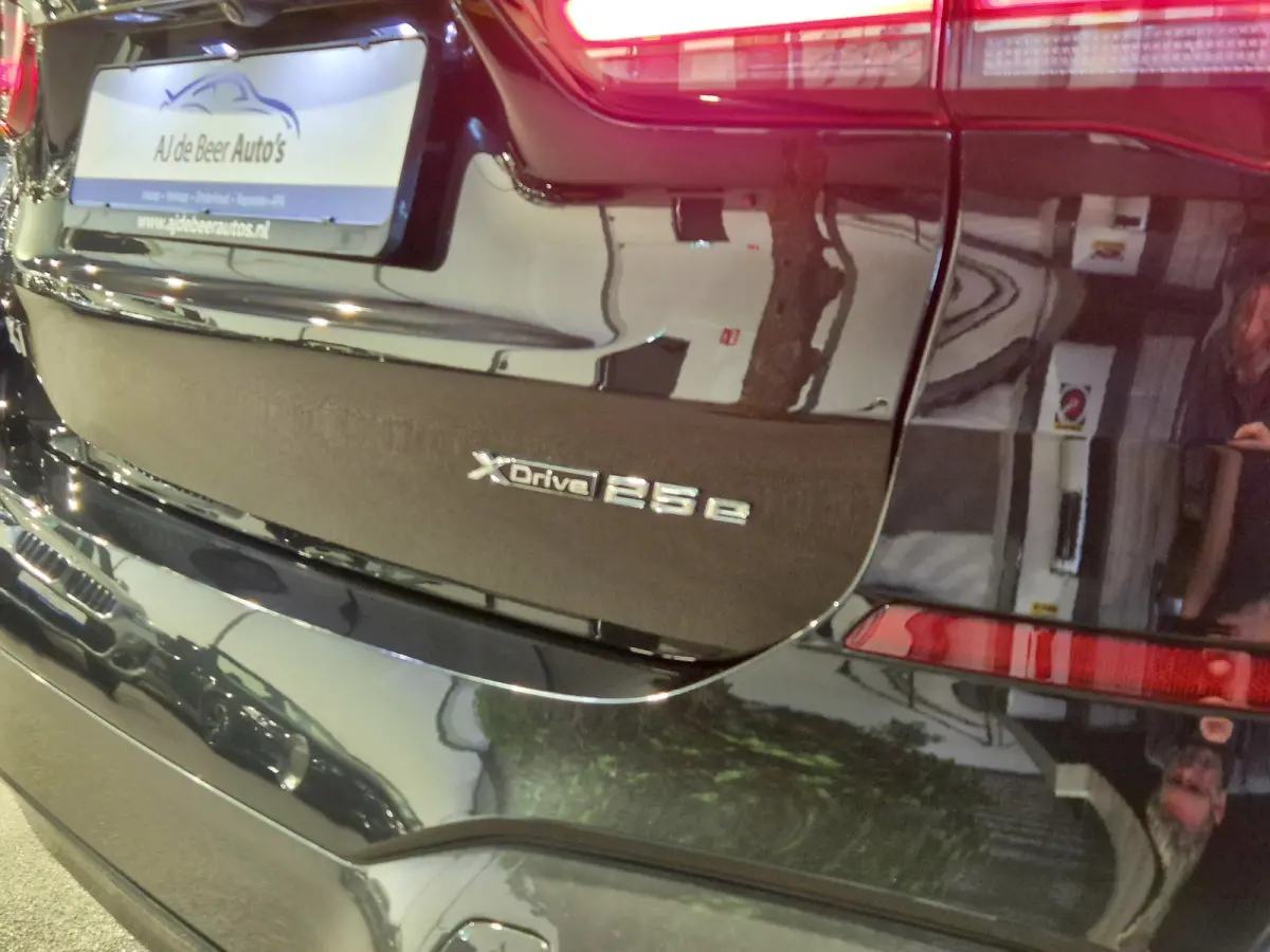xDrive25e High Executive M-Sport | Panorama | HUD | Navigatie | Stoelverwarming