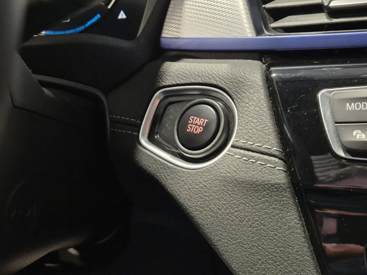 xDrive25e High Executive M-Sport | Panorama | HUD | Navigatie | Stoelverwarming