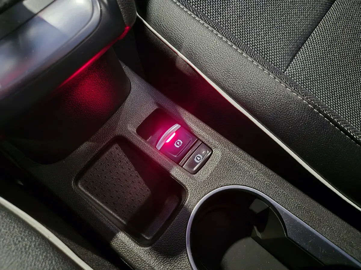 1.3 TCe 140 Intens Automaat| Carplay-Android | Camera| Bi-Tone | Cruise | LED